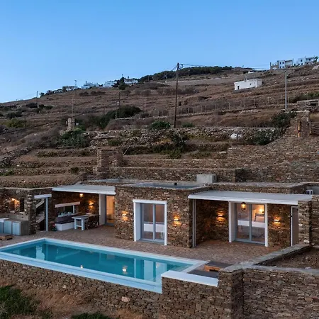Leonora Tinos Villa