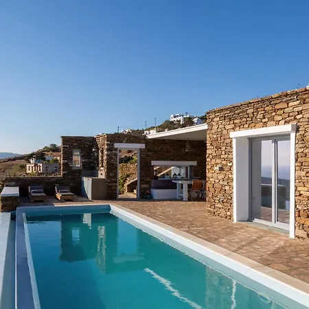 Leonora Tinos Βίλα Αρνάδος