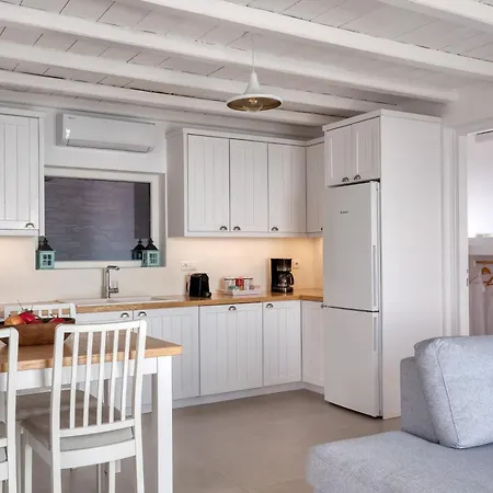 Leonora Tinos Βίλα Αρνάδος