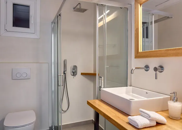 Leonora Tinos Arnados