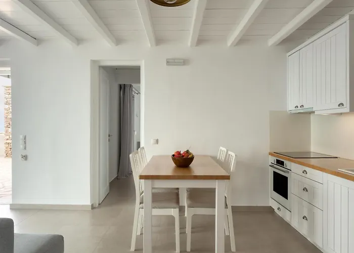 Leonora Tinos * Arnados